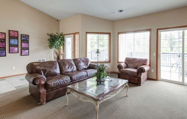 2 beds, 2 baths, 1,240 sqft, $1,940, Unit G33