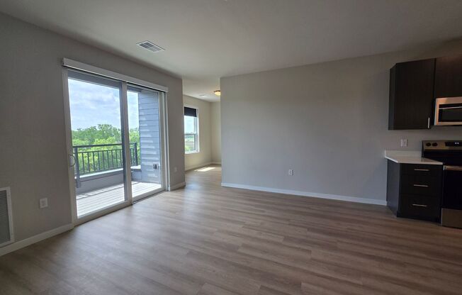 1 bed, 1 bath, 925 sqft, $2,060, Unit 8421-239