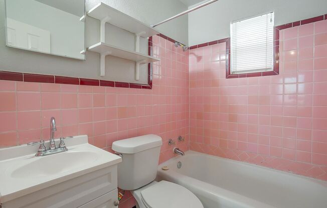 2 beds, 1 bath, 900 sqft, $1,195, Unit 3421 #B