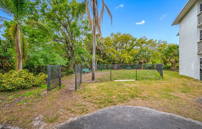 2 beds, 2 baths, 850 sqft, $1,795, Unit D205