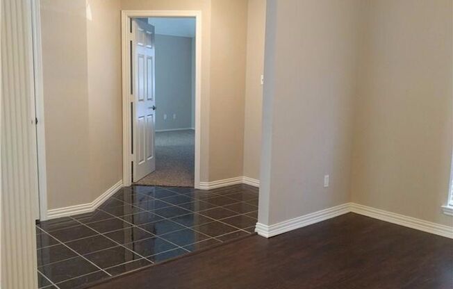 Great House in Glenbrook Meadows!!