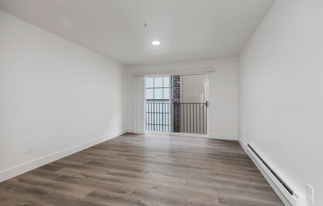 2 beds, 1 bath, 950 sqft, $1,925, Unit UNIT 2B