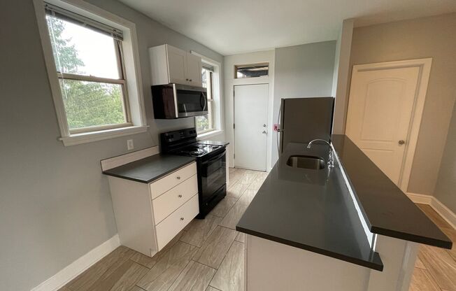 5721-5727 Elwood Street