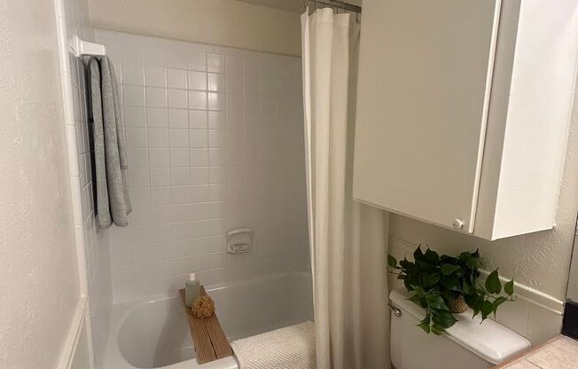 1 bed, 1 bath, 620 sqft, $1,199, Unit MKEB-101