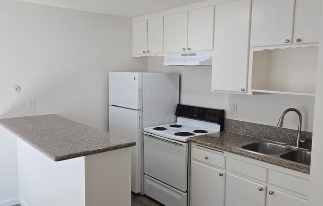 1 bed, 1 bath, 450 sqft, $1,750, Unit 55-30A