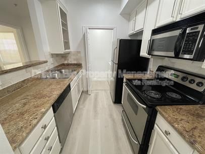 2 beds, 2 baths, 960 sqft, $2,245