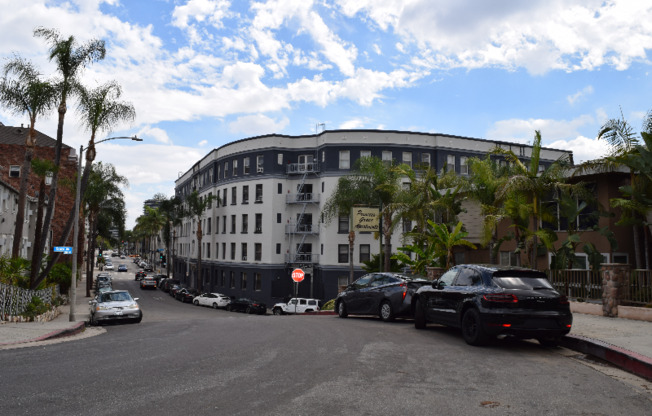 1807 18011 GRACE AVE