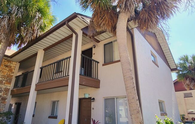 Upgraded 1 Bedroom Top Floor Unit in Winter Haven For Rent