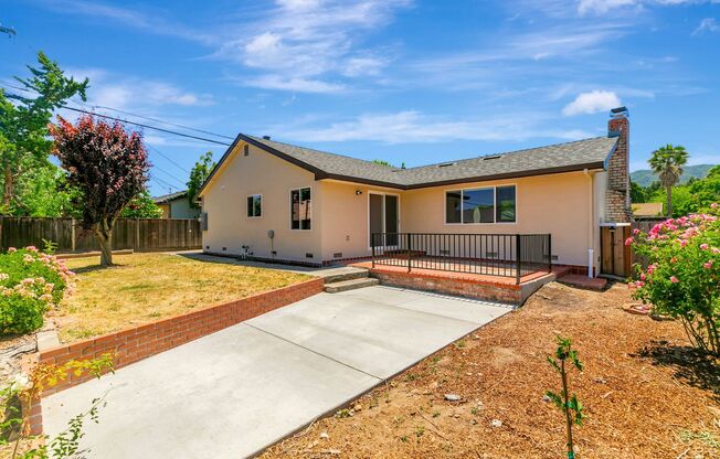 Move-In Ready Cambrian Gem – New Appliances and many upgrades!