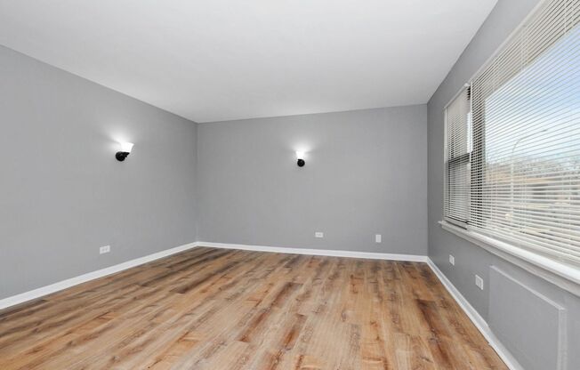 7900 S. Paxton Ave.