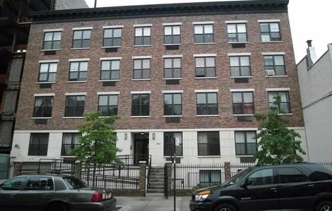 999 WILLOUGHBY AVE