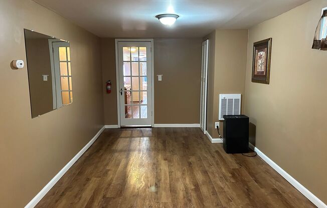 1 bed, 1 bath, $1,200