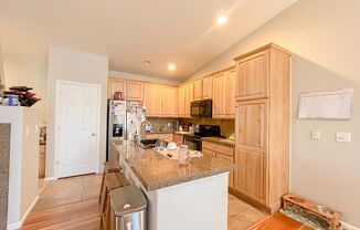 2 beds, 2 baths, $2,795, Unit Unit 102