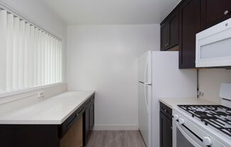 2 beds, 1 bath, $3,095, Unit 07