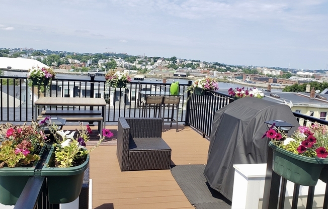 2 beds, 2.5 baths, 989 sqft, $3,400, Unit 6