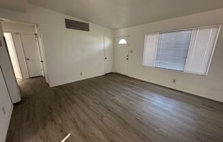 2 beds, 1 bath, $900