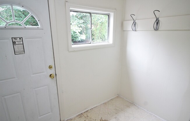 3 beds, 1 bath, $1,860