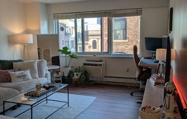 1 bed, 1 bath, 570 sqft, $3,000, Unit 1206