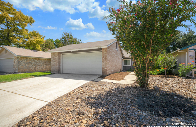 8032 LAUREL BND