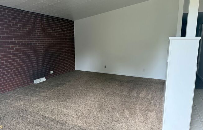 Spacious 2 Bedroom Lakewood Duplex