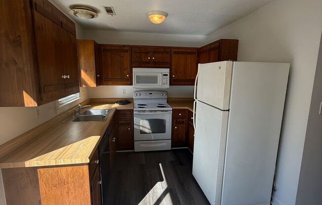 44 Moss Creek Apartments