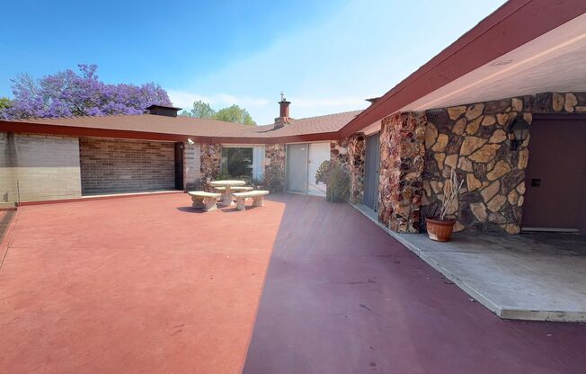 Prestigious Family Home In Outstanding Location!! ~ 4 Bedroom / 2 Bathroom Home in Allied Gardens!