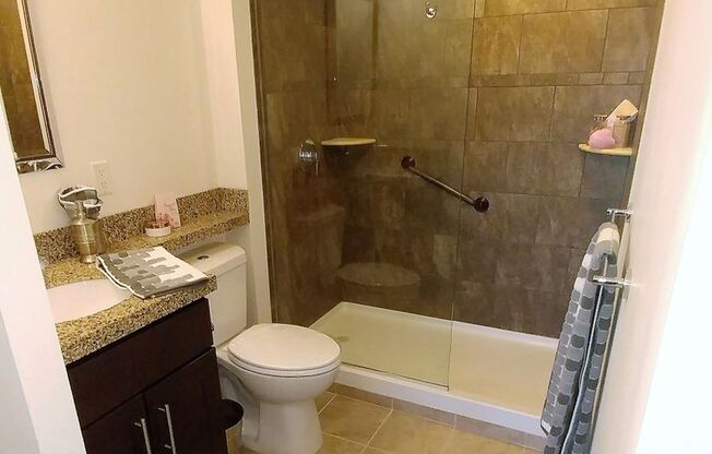 1 bed, 1 bath, 680 sqft, $1,635, Unit A-810