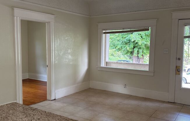 2 beds, 1 bath, $1,595, Unit 817 Rio Chico #2