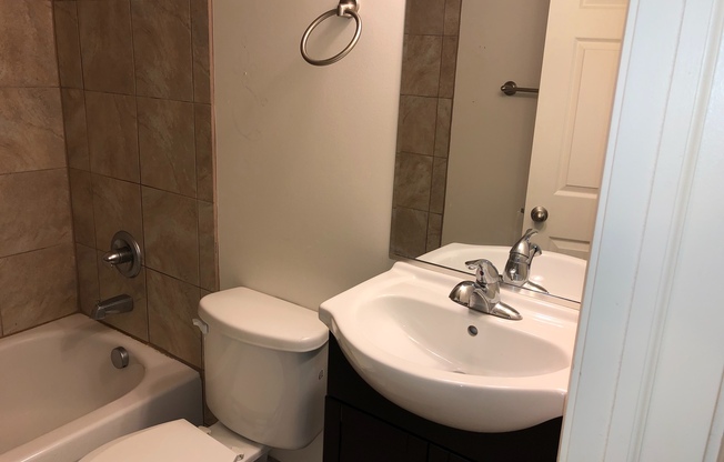 1 bed, 1 bath, $1,095, Unit 1012-T