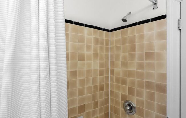 1 bed, 1 bath, 680 sqft, $1,875, Unit 303B