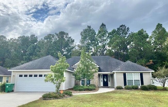 Spacious 4-Bedroom Home with Modern Comforts in Valdosta