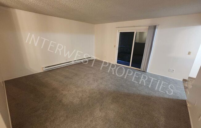 2 beds, 1 bath, 864 sqft, $1,450, Unit 020