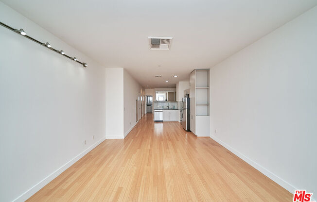 1 bed, 1 bath, 710 sqft, $2,600, Unit 2009