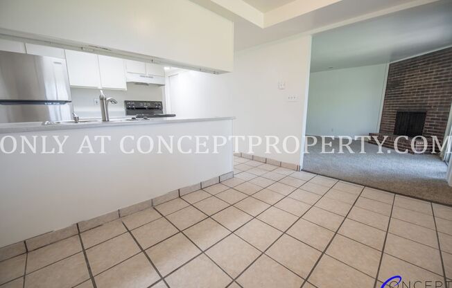 2 beds, 1 bath, 880 sqft, $1,249, Unit 25
