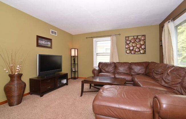 Cozy  3 Bedroom Single Family Home
