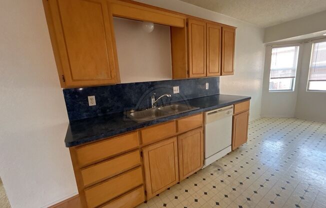 3 beds, 2 baths, $1,325