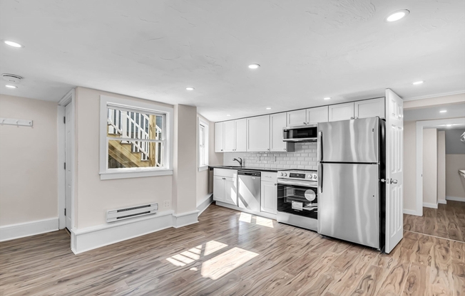 465 E 8 ST