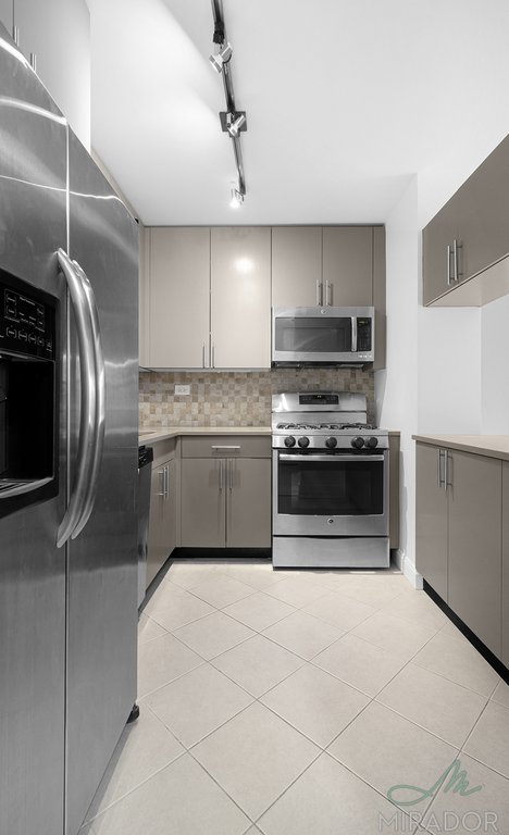 1 bed, 1 bath, $4,250, Unit 11J