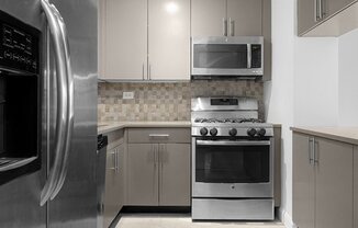2 beds, 1.5 baths, $5,900, Unit 10M
