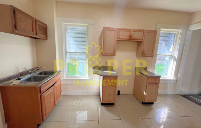 3 beds, 1 bath, $1,100