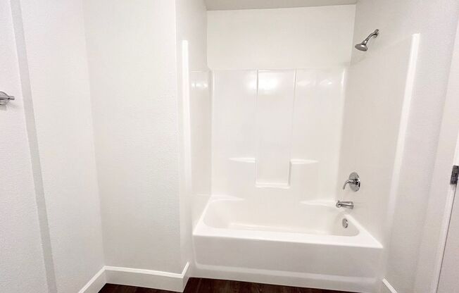 2 beds, 2 baths, 1,334 sqft, $4,950, Unit 410-907