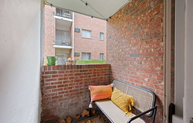 1 bed, 1 bath, 400 sqft, $875, Unit 13