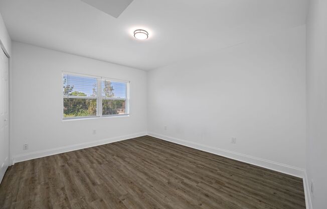 2 beds, 1.5 baths, 850 sqft, $1,695, Unit E109