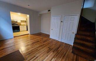 DELIGHTFUL NORTHERN LIBERTIES TOWNHOUSE AVAILABLE AUGUST 10