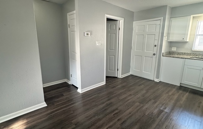 646 88 AVE N