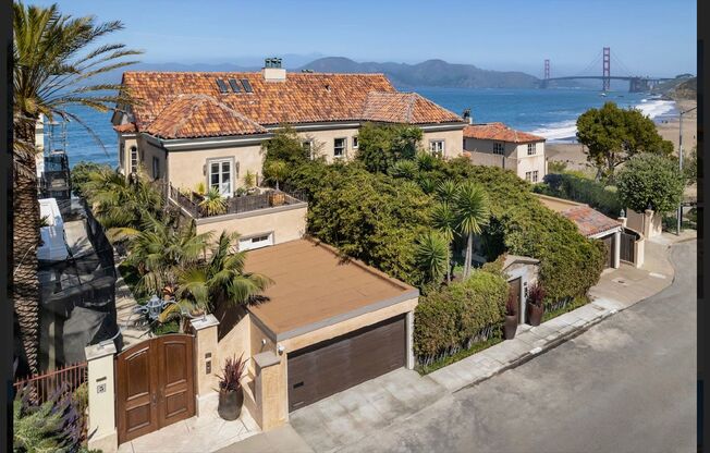 First Mansion Built In Sea Cliff On Bluff~7 Beds & 11 Baths AMSI/Jules Clark Group