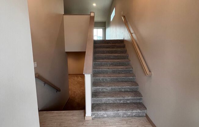 744 PR AVE