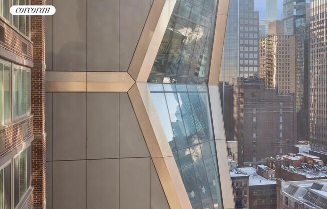 Studio, 1 bath, 585 sqft, $4,400, Unit 24R