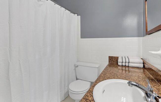 3 beds, 2.5 baths, 1,370 sqft, $1,015, Unit B-3