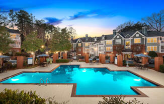 One K apartments in Atlanta Georgia photo of beautiful resort style pool.